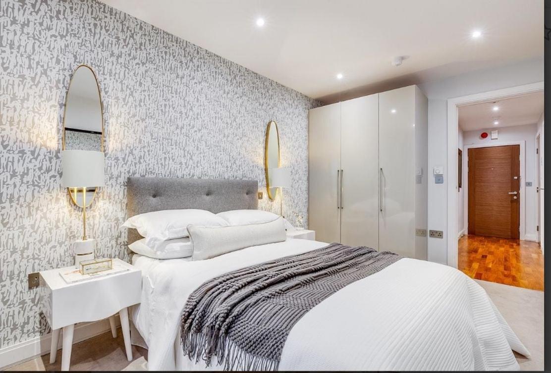 Modern 2-bed, 2-bath, Clapham Junction, Parking Spot Included Londra
